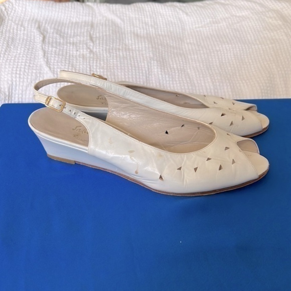 Salvatore Ferragamo boutique made in Italy white leather peep toe wedges 7.5 M